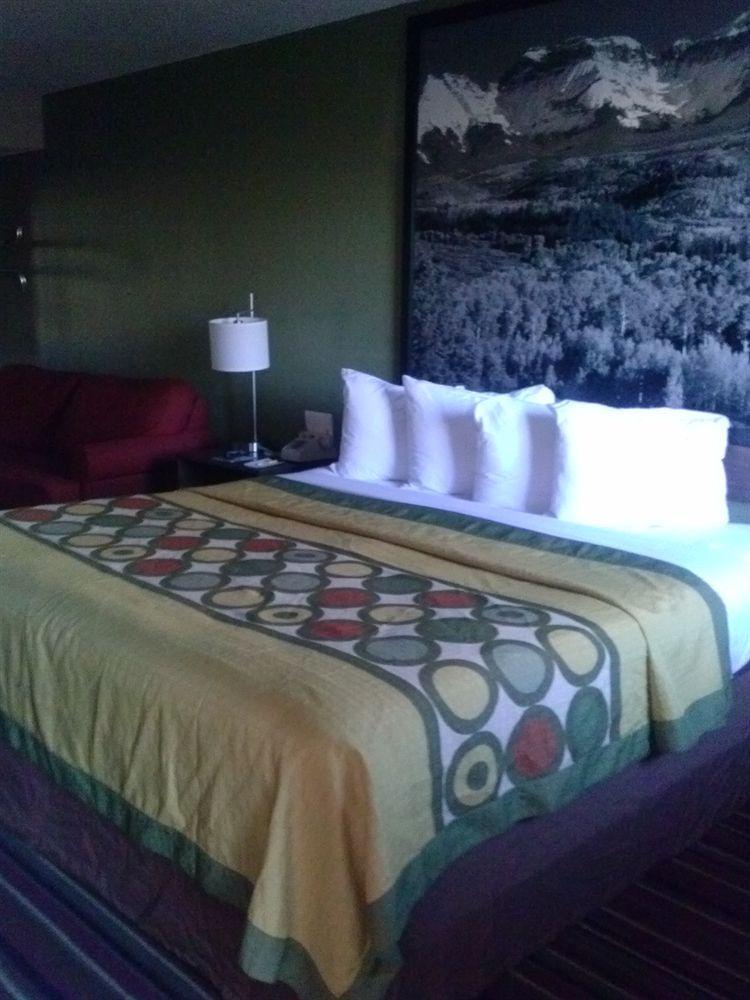 Super 8 By Wyndham Denver Central Zewnętrze zdjęcie